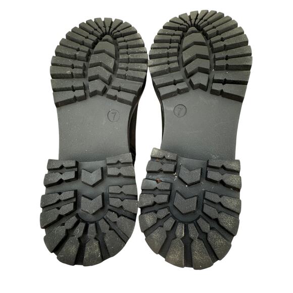 Yellowbox Black Faux Suede Sides Lug Sole Classic Chelsea Boots Women's Size 7 - Picture 8 of 9